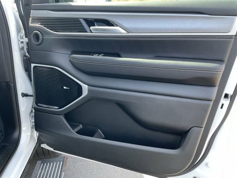 New 2026 Jeep Grand Wagoneer L Limited AWD/4WD image 19