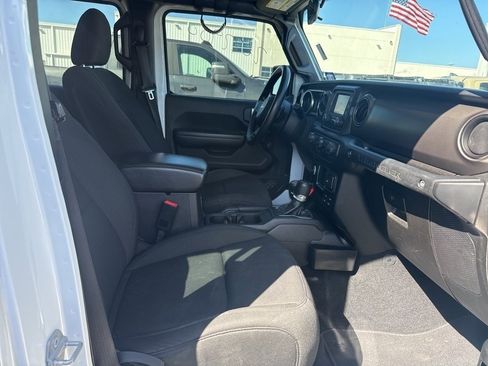 Used 2018 Jeep Wrangler Unlimited Sport image 7