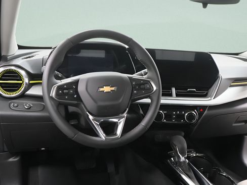 New 2026 Chevrolet Trax LT w/ Driver Confidence Package FWD image 9