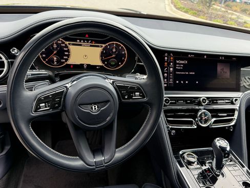 Used 2021 Bentley Flying Spur V8 image 35