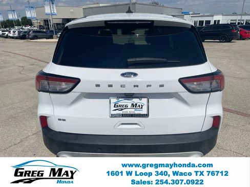 Used 2022 Ford Escape SE w/ Convenience Package FWD image 4
