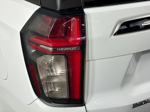 Used 2021 Chevrolet Suburban 2WD image 35