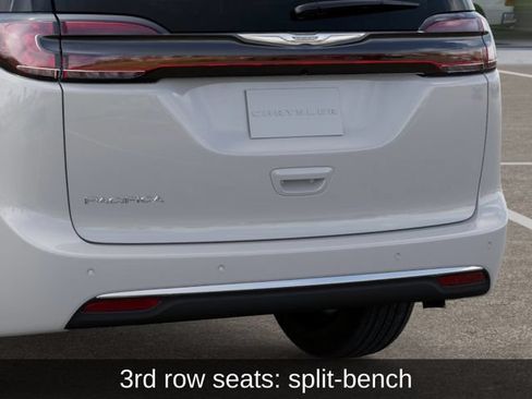 New 2026 Chrysler Pacifica Select FWD image 15