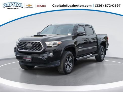 Used 2018 Toyota Tacoma TRD Sport image 1