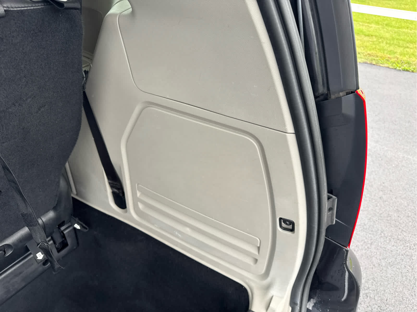 Used 2019 Dodge Grand Caravan SXT FWD image 35