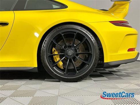 Used 2018 Porsche 911 GT3 w/ Sport Chrono Package image 38