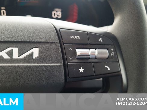 Used 2025 Kia K4 FWD image 11