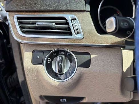 Used 2015 Mercedes-Benz E 350 4MATIC Sedan image 15