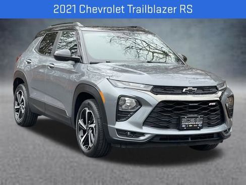 Used 2021 Chevrolet TrailBlazer RS w/ Sun and Liftgate Package image 1