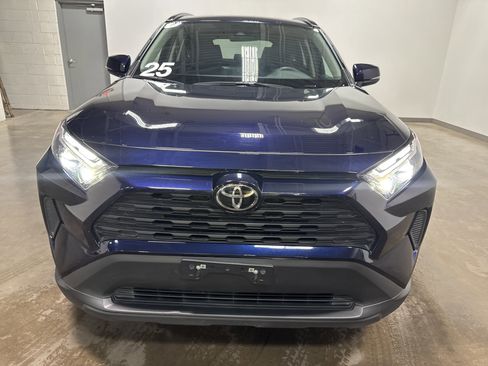 Used 2025 Toyota RAV4 XLE AWD/4WD image 7