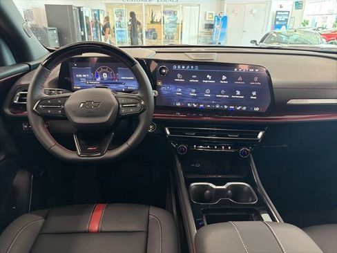 New 2026 Chevrolet Traverse RS w/ LPO, Floor Liner Package FWD image 25