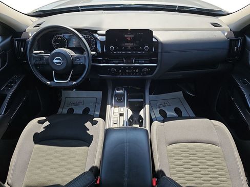 Used 2025 Nissan Pathfinder SV FWD image 13
