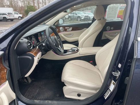 Used 2019 Mercedes-Benz E 300 4MATIC image 12
