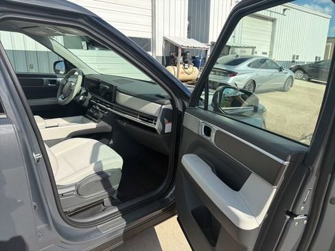 Used 2026 Hyundai Santa Fe SE FWD image 25