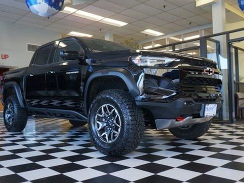 Used 2026 Chevrolet Colorado ZR2 w/ Technology Package image 2