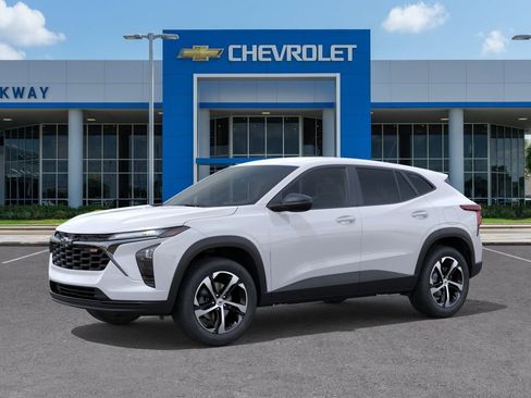 New 2026 Chevrolet Trax RS FWD image 2