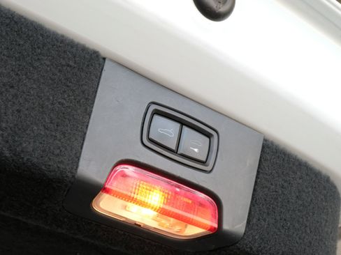 Used 2015 Porsche Cayenne Turbo w/ Premium Plus Package image 46