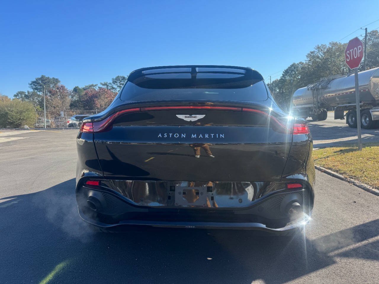 Used 2021 Aston Martin DBX AWD/4WD image 4