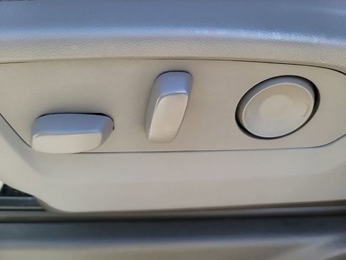 Certified 2025 GMC Sierra 1500 SLT image 14