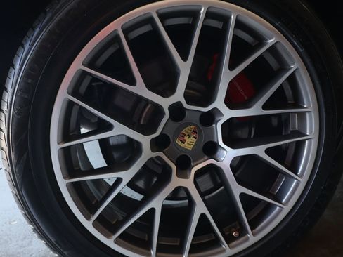 Used 2017 Porsche Macan Turbo AWD/4WD image 37