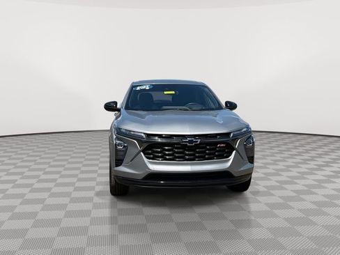 Certified 2024 Chevrolet Trax RS w/ Driver Confidence Package FWD image 3
