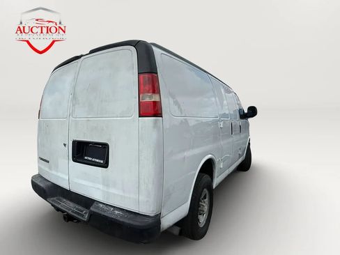 Used 2008 Chevrolet Express 2500 RWD image 5