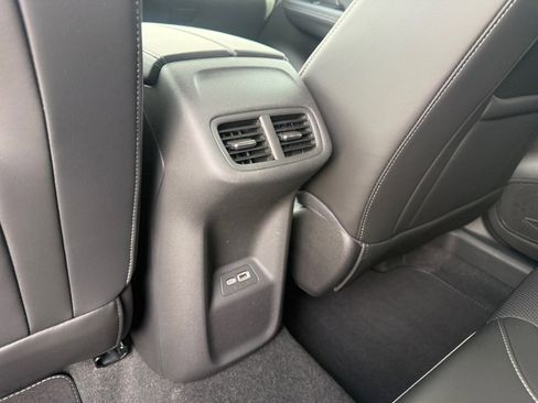 Used 2023 Buick Envision Essence w/ Technology Package I AWD/4WD image 27