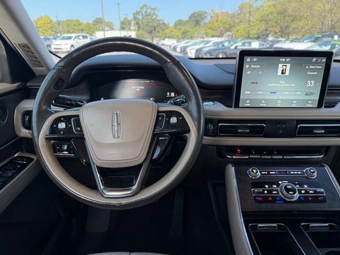 Used 2022 Lincoln Aviator Reserve w/ Equipment Group 201A AWD/4WD image 18