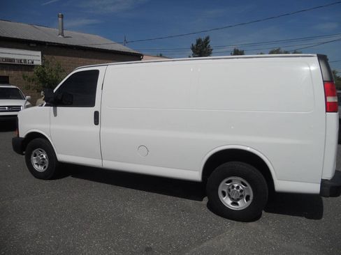 Used 2013 Chevrolet Express 2500 RWD image 3
