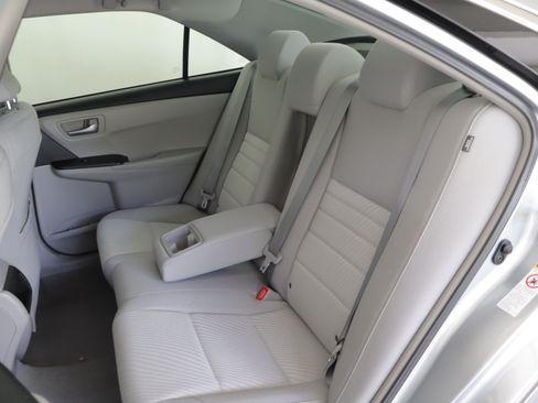 Used 2015 Toyota Camry LE FWD image 8