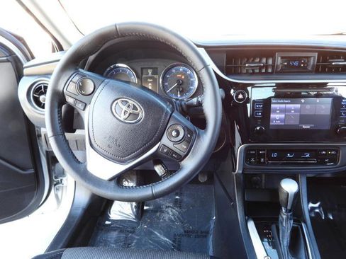 Used 2017 Toyota Corolla SE image 37
