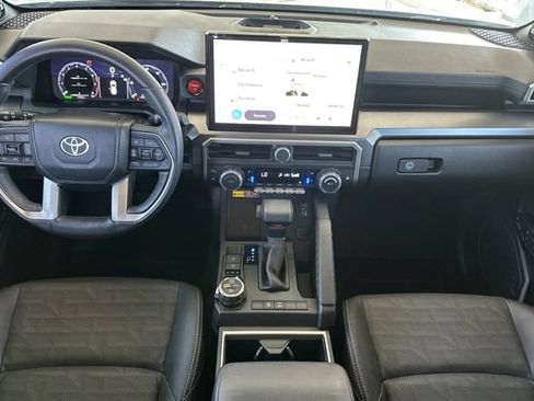 Used 2025 Toyota 4Runner TRD Off-Road Premium AWD/4WD image 17