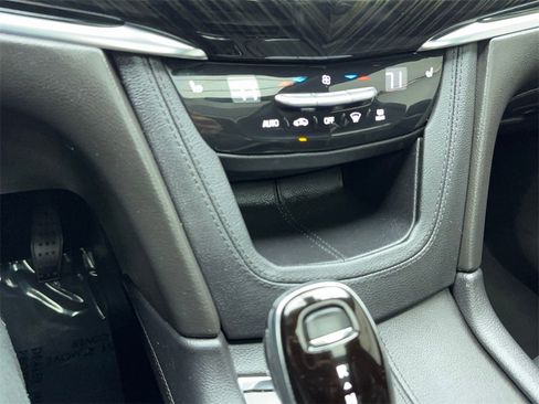 Used 2020 Cadillac XT6 Premium Luxury image 28