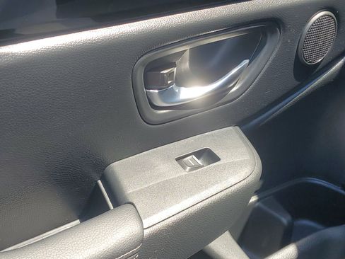 Used 2025 Honda Pilot Touring image 14