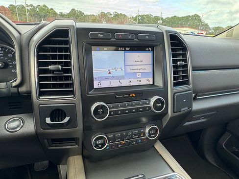 Used 2019 Ford Expedition Max XLT w/ Equipment Group 202A image 9