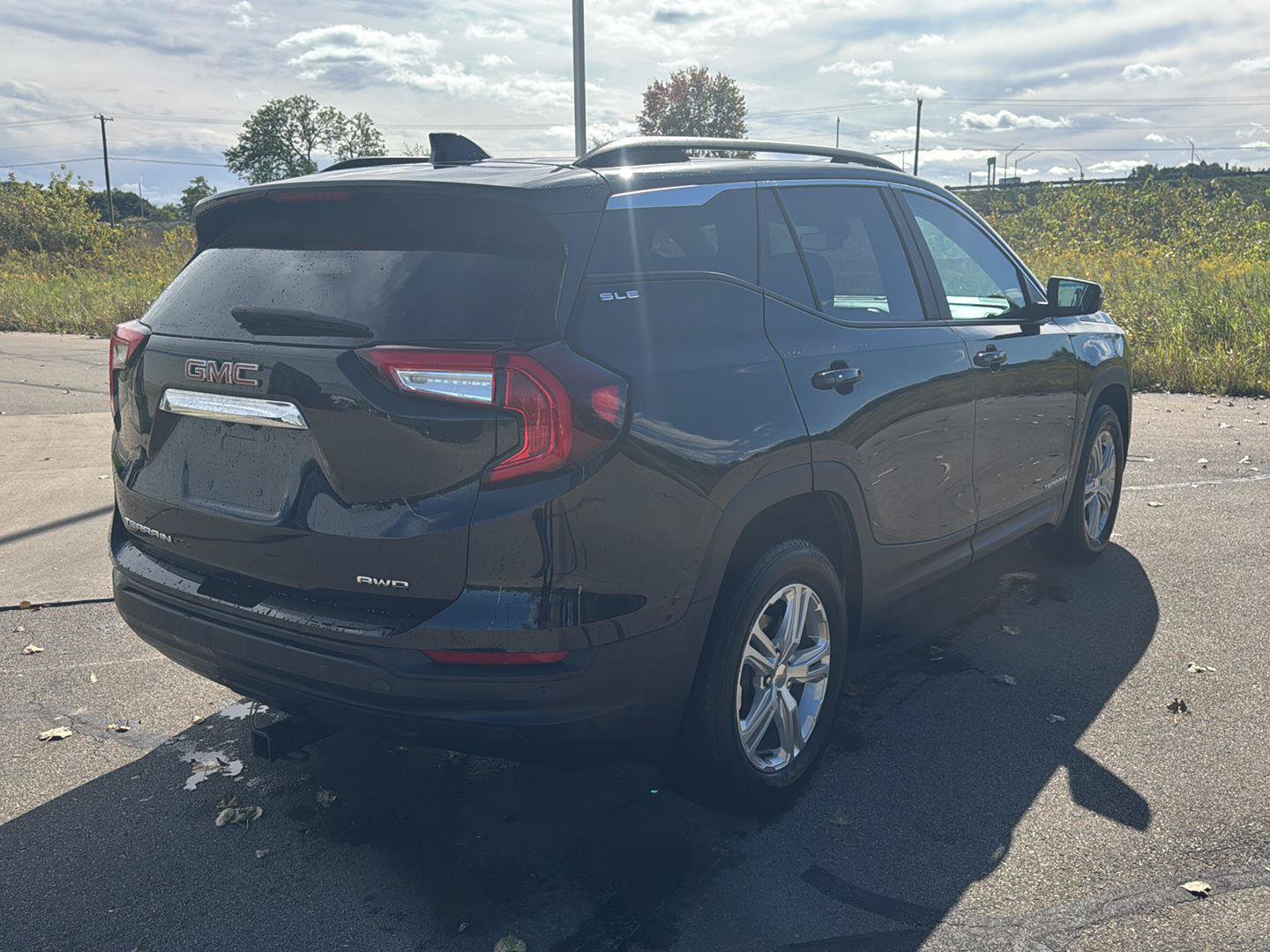 Used 2024 GMC Terrain SLE w/ Driver Convenience Package AWD/4WD image 5
