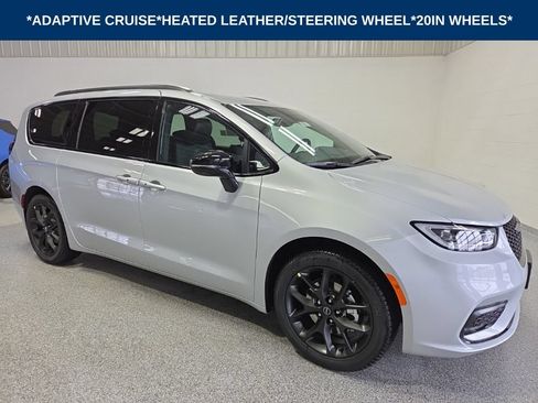 New 2026 Chrysler Pacifica Select w/ S Appearance Package FWD image 1