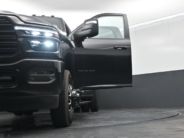New 2026 RAM 3500 Laramie AWD/4WD image 70