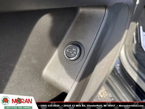 Used 2022 Chevrolet Traverse LT image 11