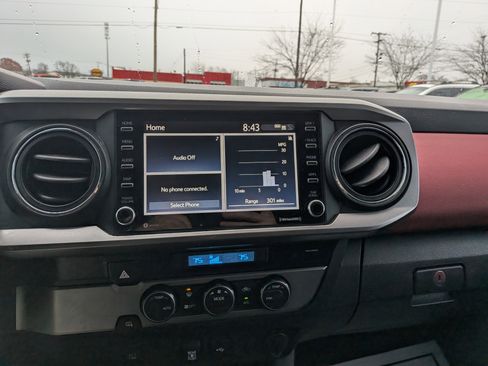 Used 2021 Toyota Tacoma SR5 image 18