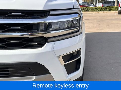 Used 2023 Ford Expedition Limited image 5