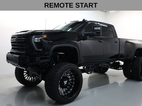 Used 2024 Chevrolet Silverado 3500 LTZ w/ LTZ Plus Package AWD/4WD image 42