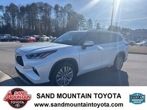 Used 2022 Toyota Highlander Platinum image 6