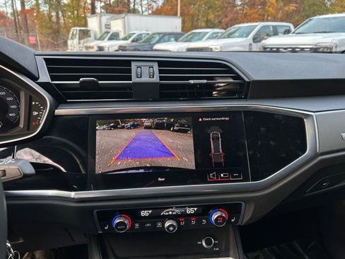 Used 2025 Audi Q3 2.0T Premium image 17