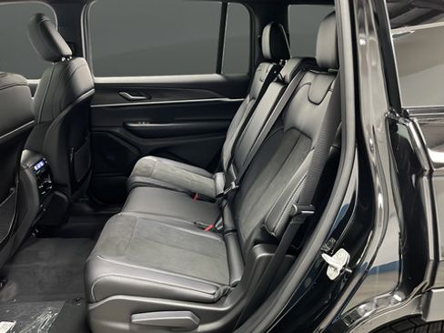 New 2026 Jeep Grand Cherokee L 4WD image 23