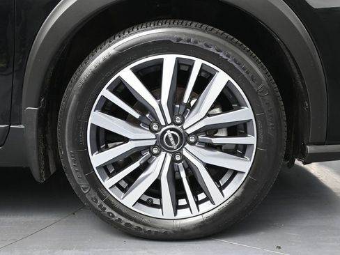 Used 2023 Nissan Kicks SV image 14