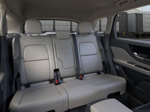 New 2026 Lincoln Corsair Premiere image 11