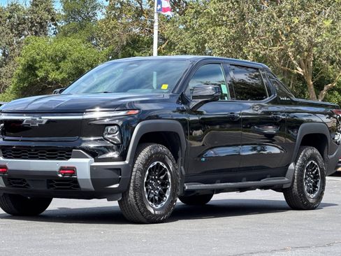 Used 2026 Chevrolet Silverado EV Trail Boss AWD/4WD image 7