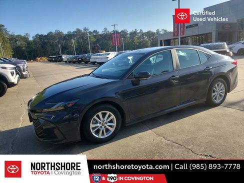 Used 2025 Toyota Camry LE image 1