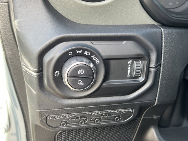 New 2026 Jeep Gladiator Mojave w/ Steel Bumper Group AWD/4WD image 22